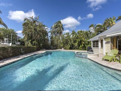 Four Bedroom Naples Vacation Home Sleeps Ten with Pool