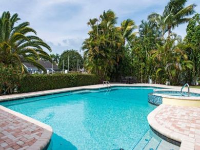 Four Bedroom Naples Vacation Home Sleeps Ten with Pool