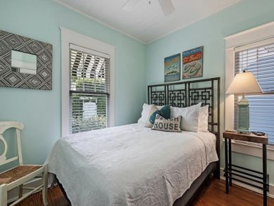 Quintessential Naples Beach House in the Heard of Old Naples