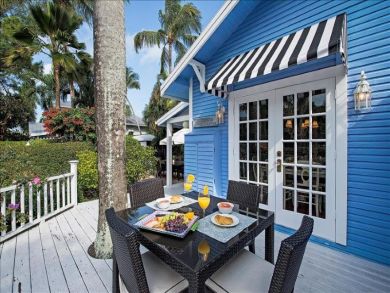 Quintessential Naples Beach House in the Heard of Old Naples
