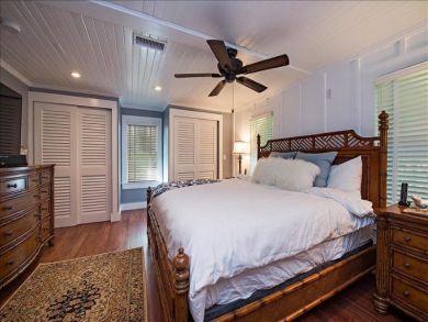 Quintessential Naples Beach House in the Heard of Old Naples