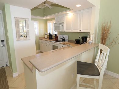 Sanibel Vacation Rentals with Two Bedrooms Beachfront