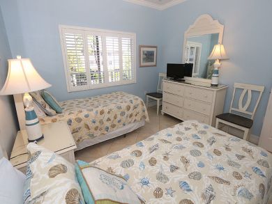 Sanibel Vacation Rentals with Two Bedrooms Beachfront
