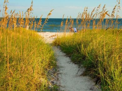Sanibel Vacation Rentals with Two Bedrooms Beachfront