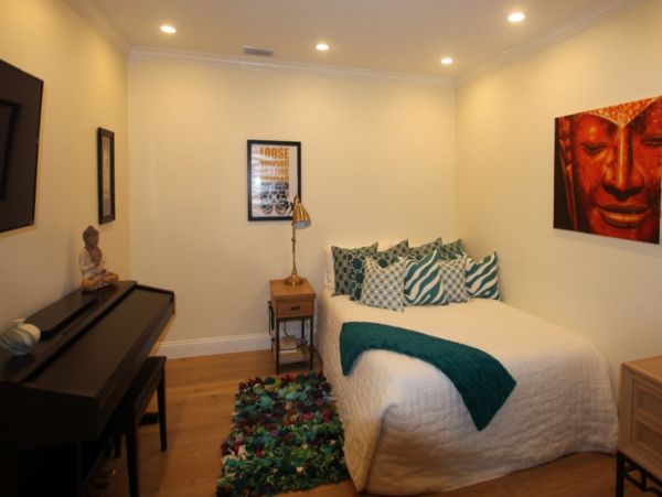 Luxury 5 Bedroom Naples Home Close to the Beach With Pool