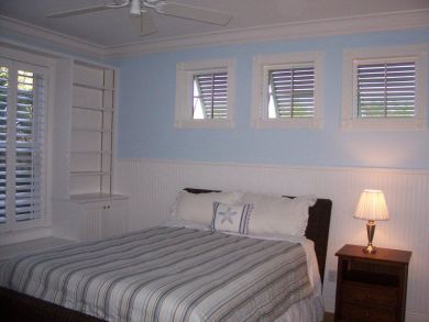 Bedroom 2 with queen bed