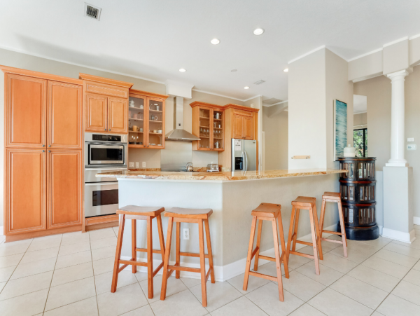 4 bedroom Rental WALK to Pine Avenue- Anna Maria