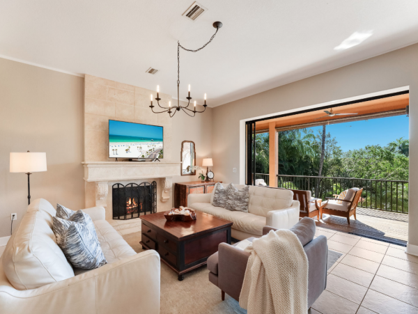 4 bedroom Rental WALK to Pine Avenue- Anna Maria