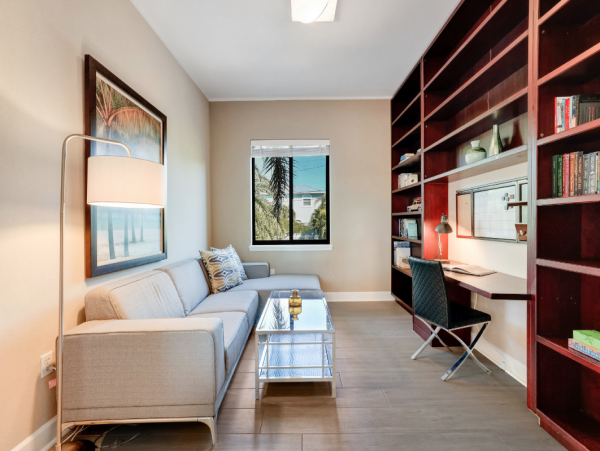 4 bedroom Rental WALK to Pine Avenue- Anna Maria