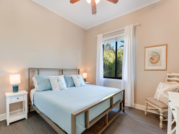 4 bedroom Rental WALK to Pine Avenue- Anna Maria