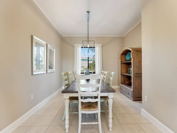 4 bedroom Rental WALK to Pine Avenue- Anna Maria