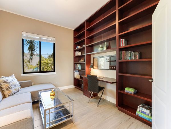 4 bedroom Rental WALK to Pine Avenue- Anna Maria
