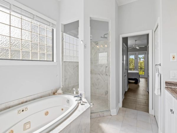 4 bedroom Rental WALK to Pine Avenue- Anna Maria