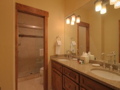 Lionshead Vacation Rental- Sleeps 7