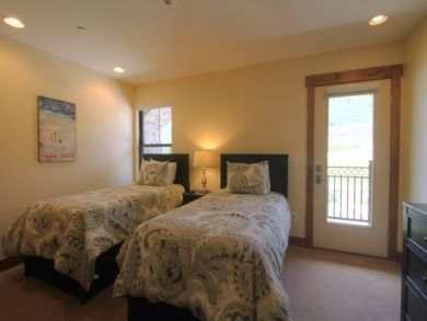 Lionshead Vacation Rental- Sleeps 7
