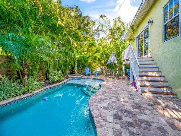 Four Bedroom Duplex on Anna Maria Island Sleeps Private Pool