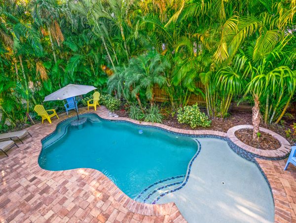 Four Bedroom Duplex on Anna Maria Island Sleeps Private Pool