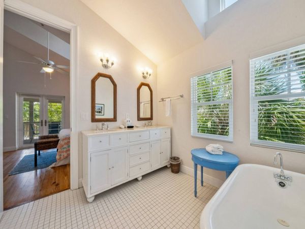 Anna Maria Three Bedroom Vacation Rental With Pool