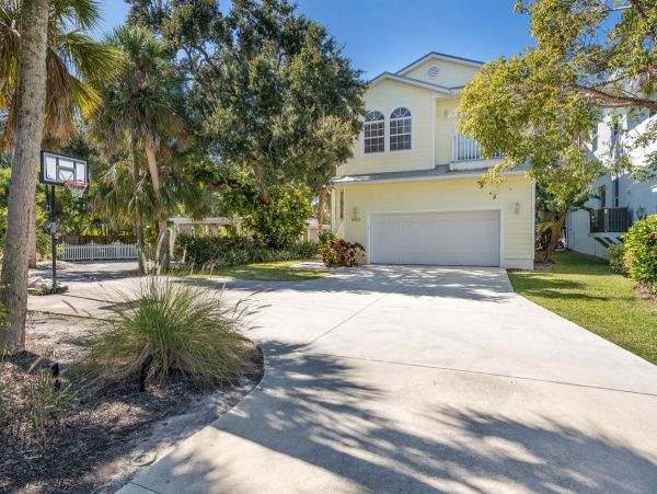Siesta Key 6 Bedroom Vacation Rental with Pool - Near Beach