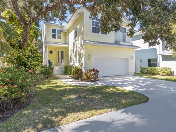 Siesta Key 6 Bedroom Vacation Rental with Pool - Near Beach
