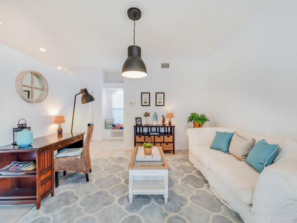 Siesta Key 6 Bedroom Vacation Rental with Pool - Near Beach