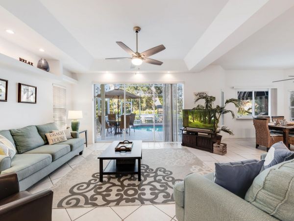 Siesta Key 6 Bedroom Vacation Rental with Pool - Near Beach