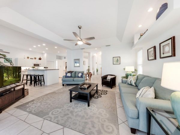 Siesta Key 6 Bedroom Vacation Rental with Pool - Near Beach