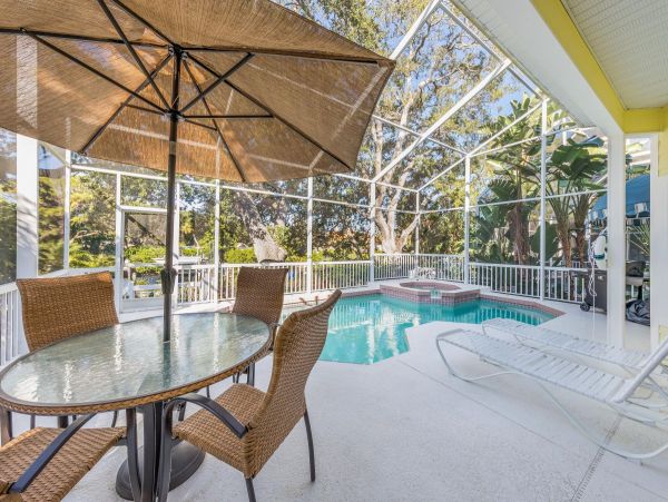 Siesta Key 6 Bedroom Vacation Rental with Pool - Near Beach