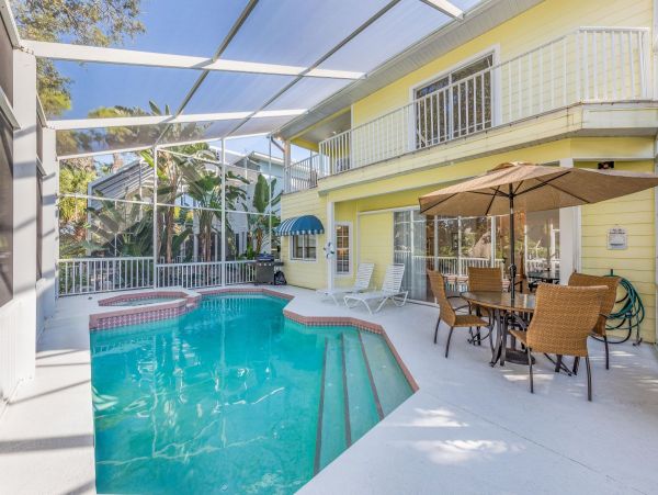 Siesta Key 6 Bedroom Vacation Rental with Pool - Near Beach