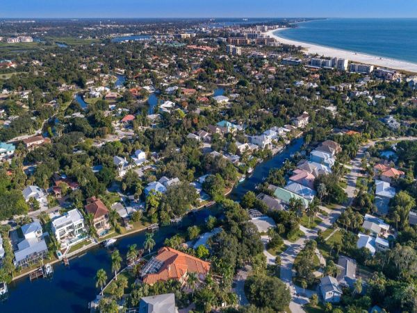 Siesta Key 6 Bedroom Vacation Rental with Pool - Near Beach