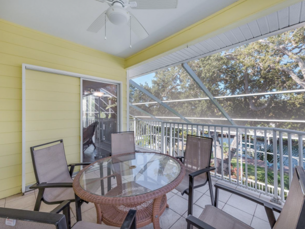 Posh 4 bedroom Home For Rent  Boat Dock, Pool Great Rental!