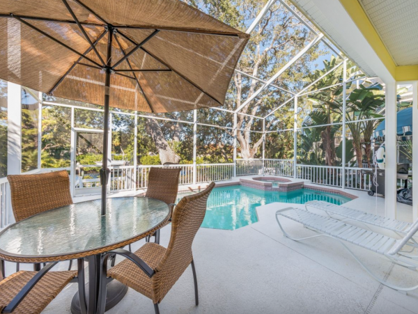 Posh 4 bedroom Home For Rent  Boat Dock, Pool Great Rental!