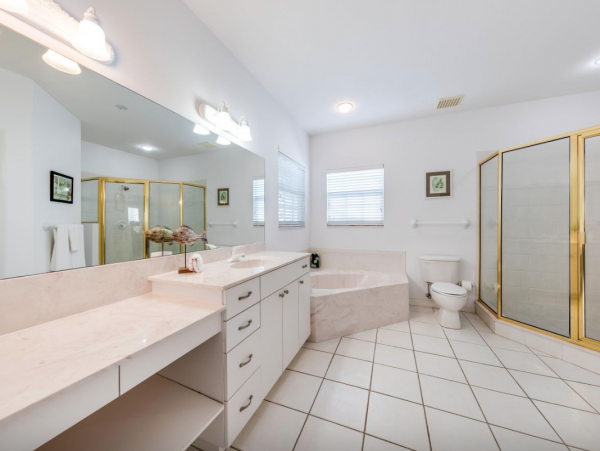Posh 4 bedroom Home For Rent  Boat Dock, Pool Great Rental!