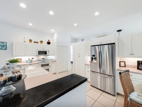 Posh 4 bedroom Home For Rent  Boat Dock, Pool Great Rental!