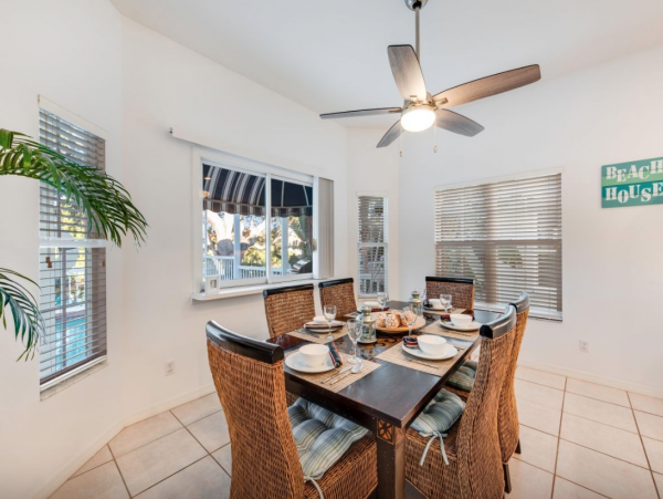 Posh 4 bedroom Home For Rent  Boat Dock, Pool Great Rental!