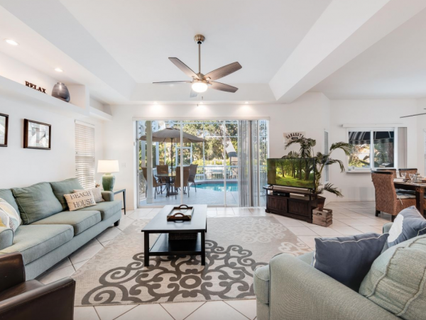 Posh 4 bedroom Home For Rent  Boat Dock, Pool Great Rental!