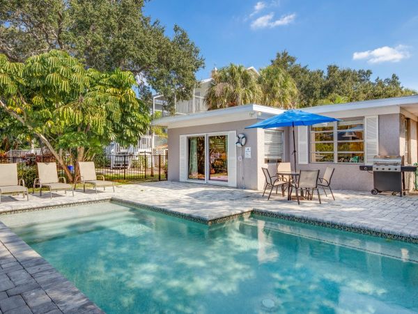 Siesta Key Accommodation Sleeps 8