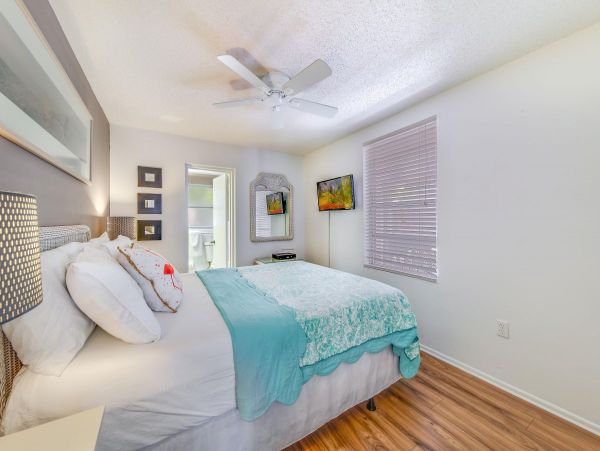 Siesta Key Accommodation Sleeps 8