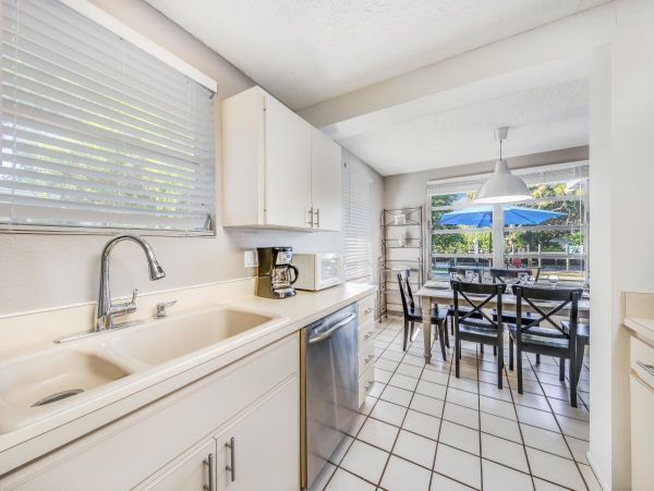 Siesta Key Accommodation Sleeps 8