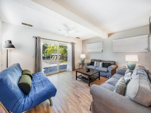 Siesta Key Accommodation Sleeps 8