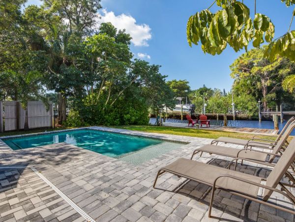 Siesta Key Accommodation Sleeps 8
