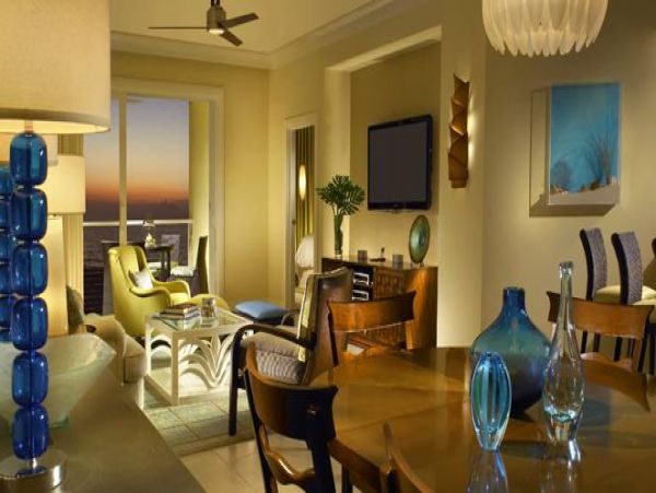 Luxury Vacation Accommodation in Siesta Key Resort Location