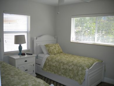 Bedroom 2 with twin bed Bedroom 2 with twin bed