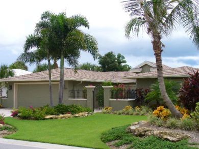Walk to Beach Vacation Home in Siesta Key, Florida