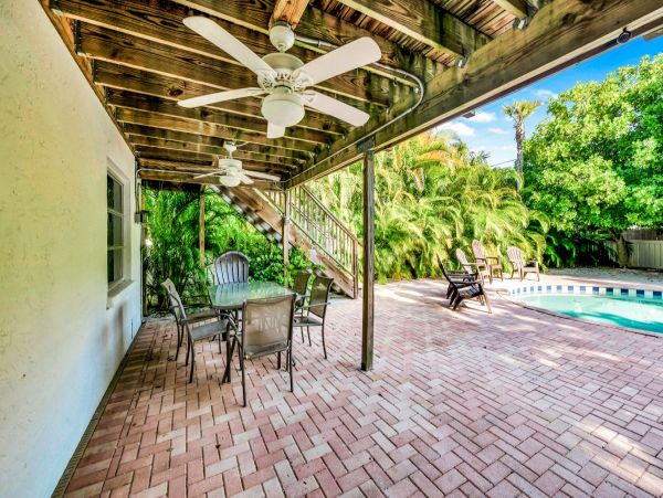North Anna Maria Vacation Rental Property Sleeps 10 Guests