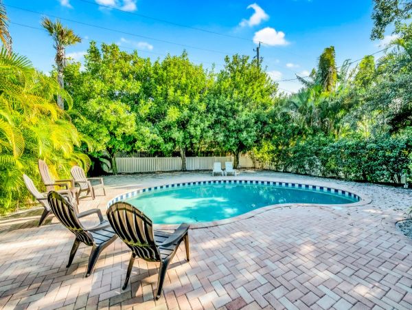 North Anna Maria Vacation Rental Property Sleeps 10 Guests