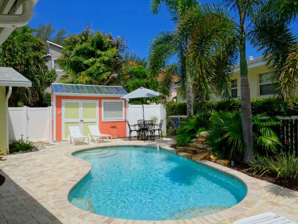 Anna Maria Vacation Condo, Walk to Beach, 2 Bedrooms