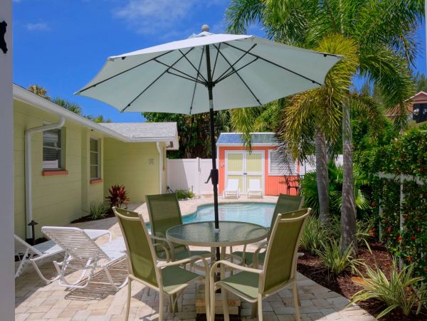 Anna Maria Vacation Condo, Walk to Beach, 2 Bedrooms
