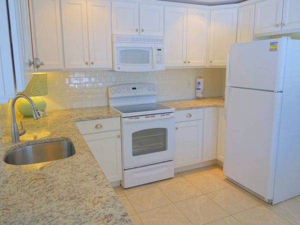 Anna Maria Vacation Condo, Walk to Beach, 2 Bedrooms