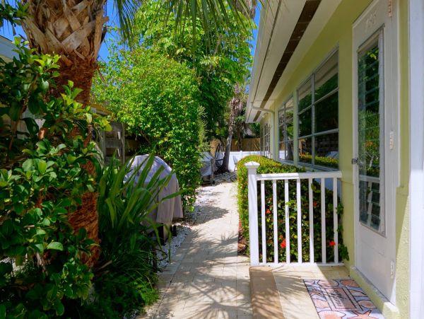 Anna Maria Vacation Condo, Walk to Beach, 2 Bedrooms